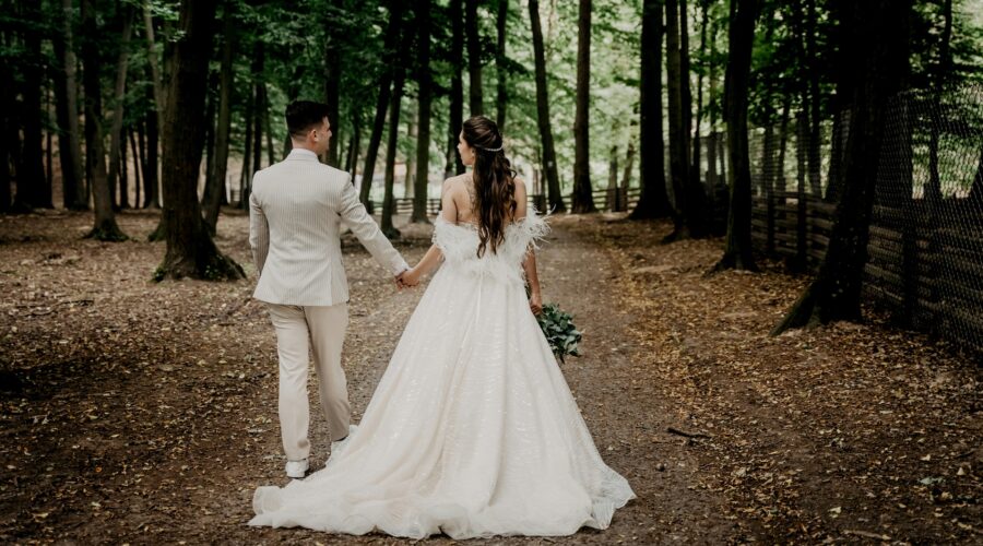 Elopement vs. Traditional Wedding Cost in Texas